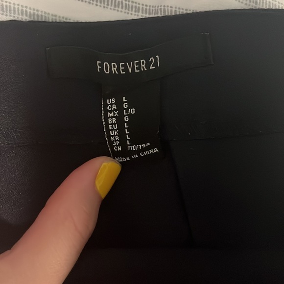 Shorts - Picture 3 of 3